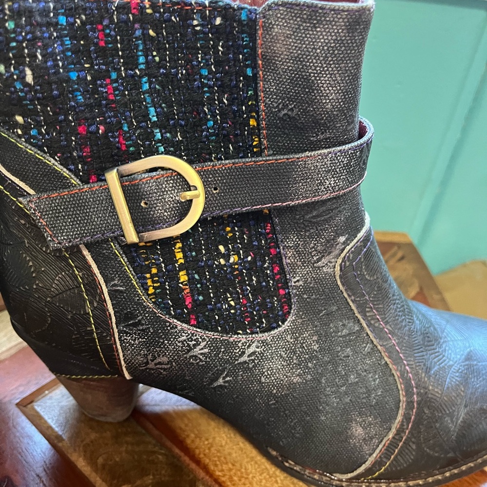 L’Atiste booties